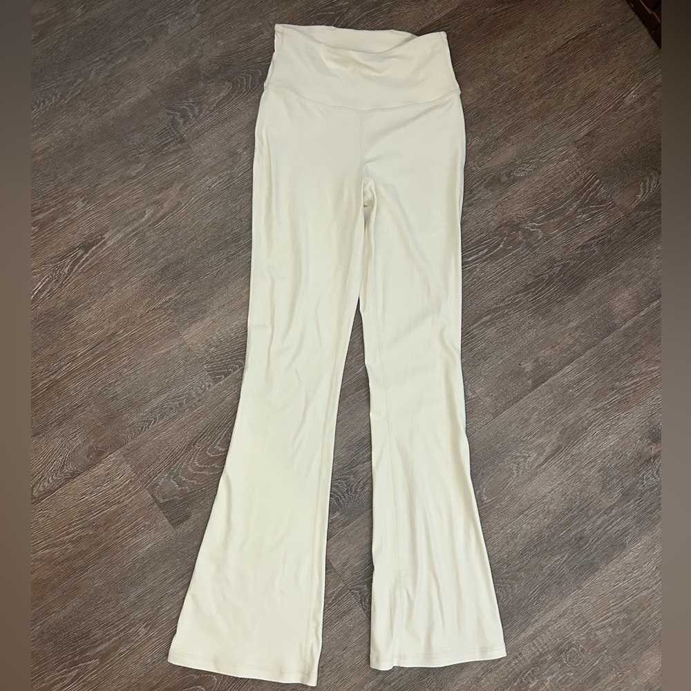 Lululemon off White Flare leggings